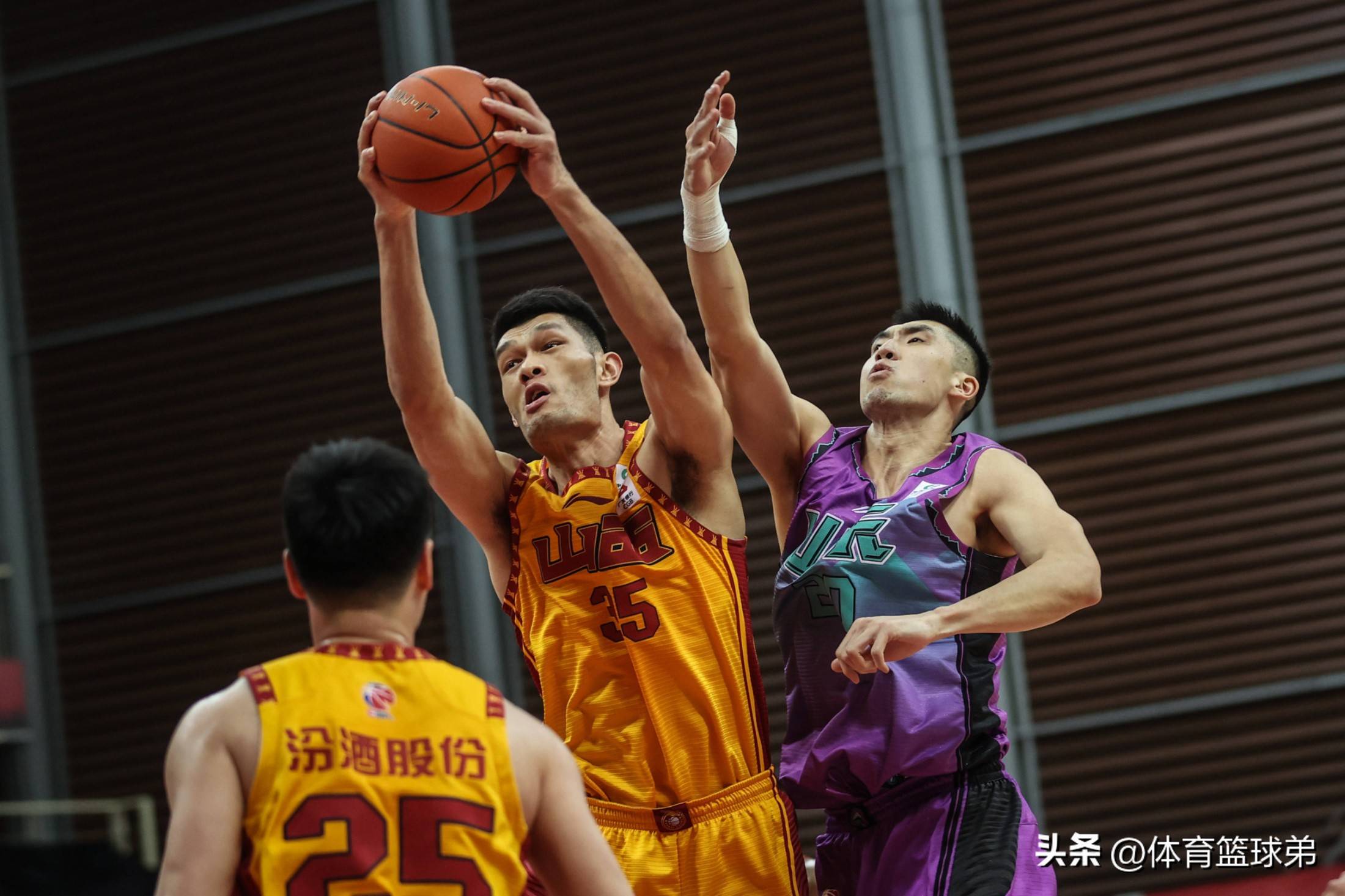 ayx app-关于赛地聚焦：足总杯转会期热度飙升，山东男篮回应争议，震撼外界，年轻球员得到机会的信息-ayx app