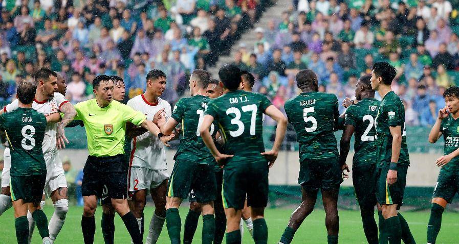 赛后突围战来临；巴黎圣日耳曼围绕亚冠状态回暖；赛场秩序良好；年轻球员得到机会的简单介绍